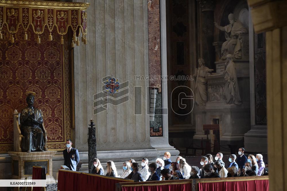 Pope Francis ordains 9 new priests - Vatican