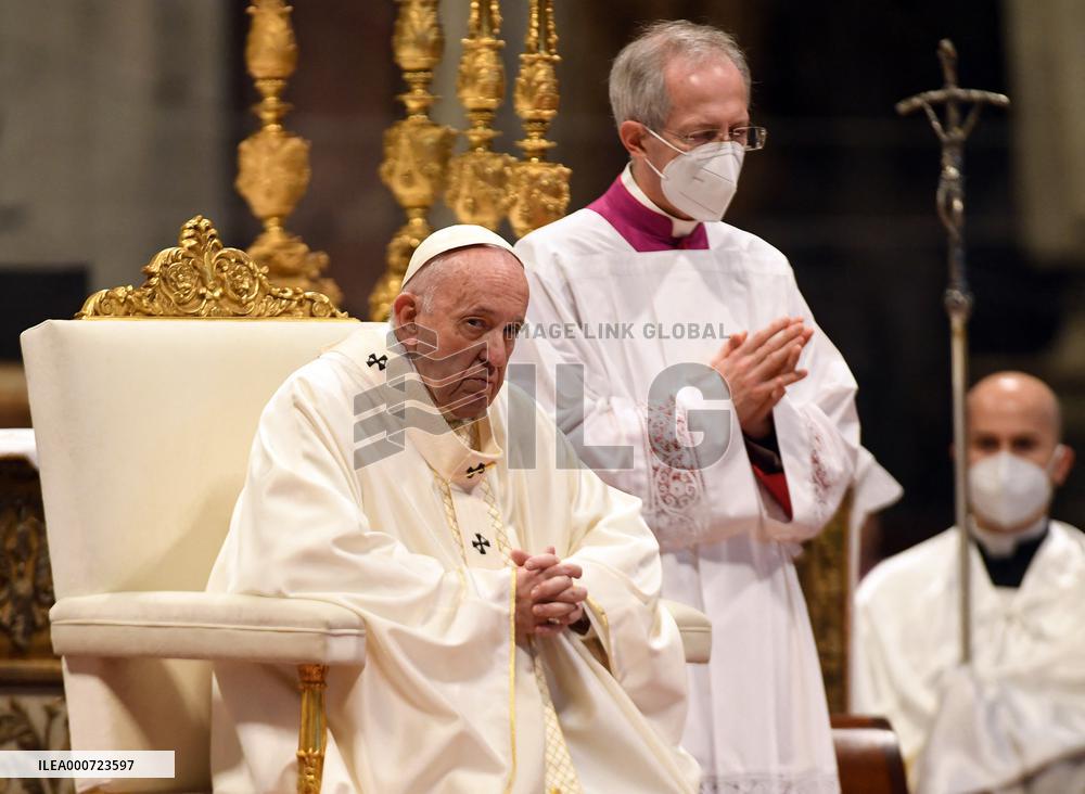 Pope Francis ordains 9 new priests - Vatican