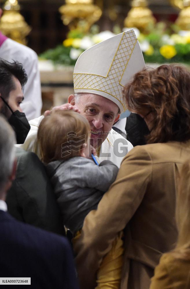 Pope Francis ordains 9 new priests - Vatican