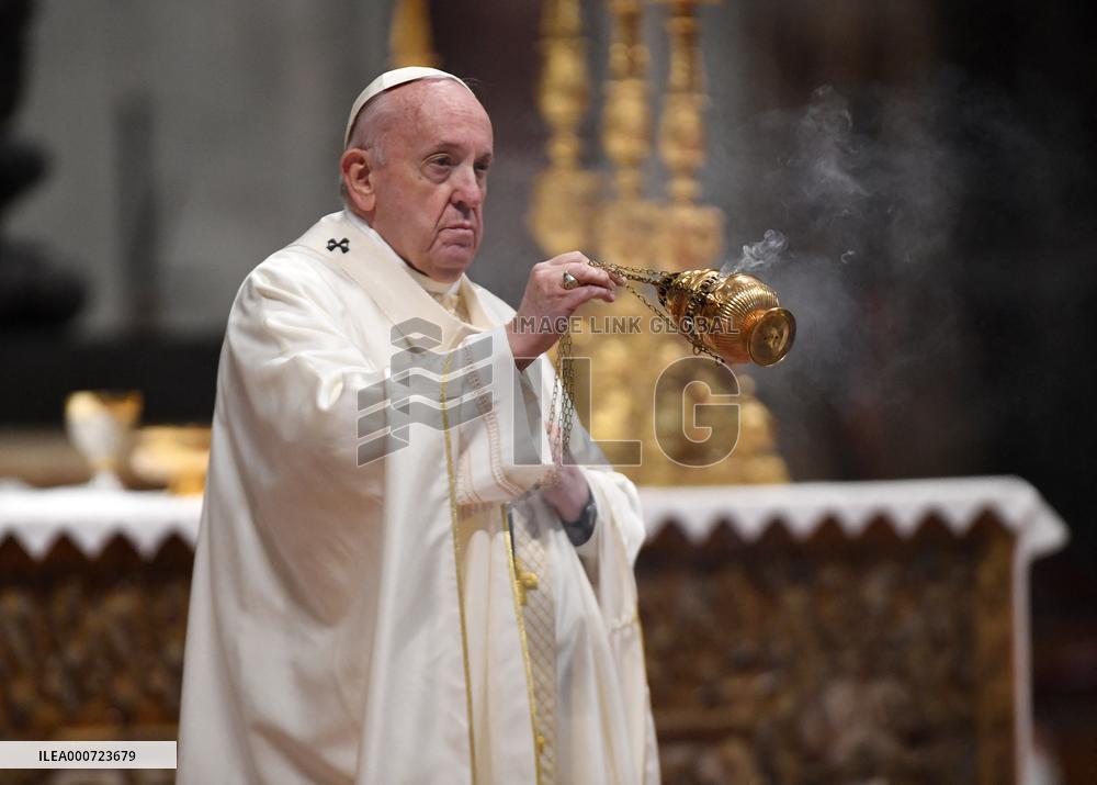 Pope Francis ordains 9 new priests - Vatican