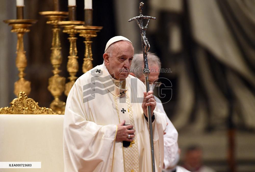 Pope Francis ordains 9 new priests - Vatican