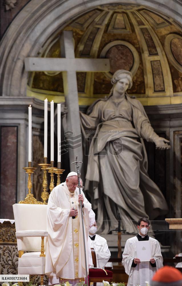 Pope Francis ordains 9 new priests - Vatican