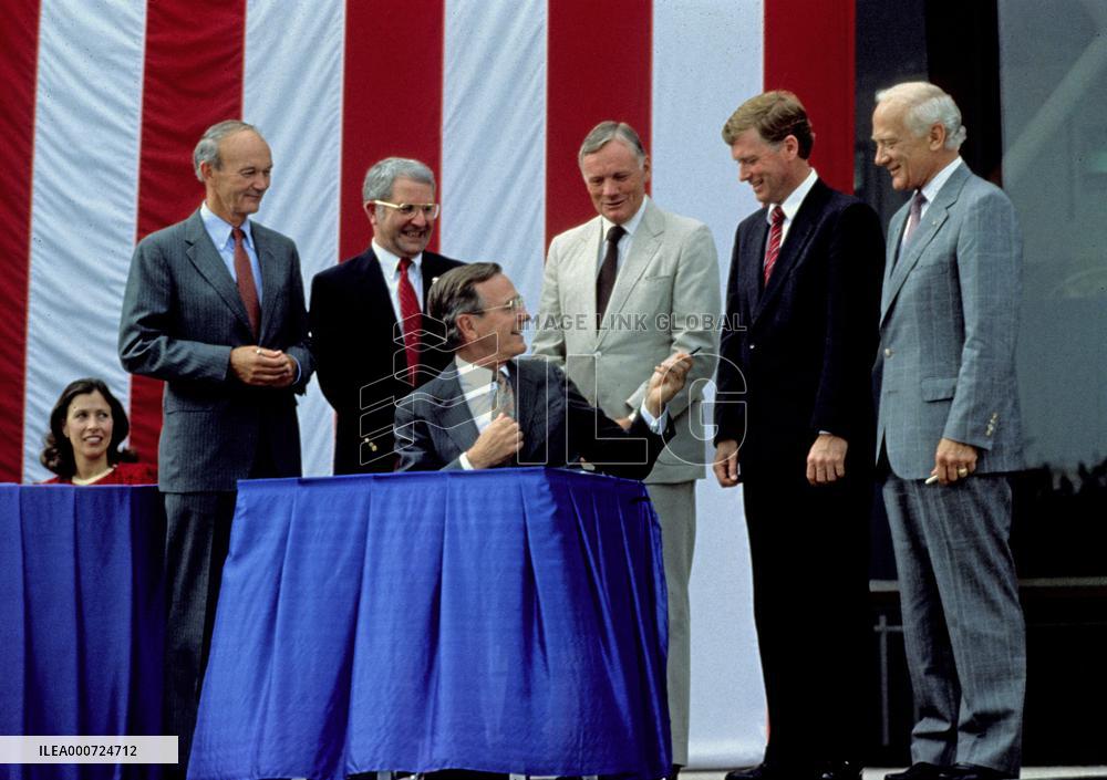 Apollo 11 Astronaut Michael Collins Dead At 90