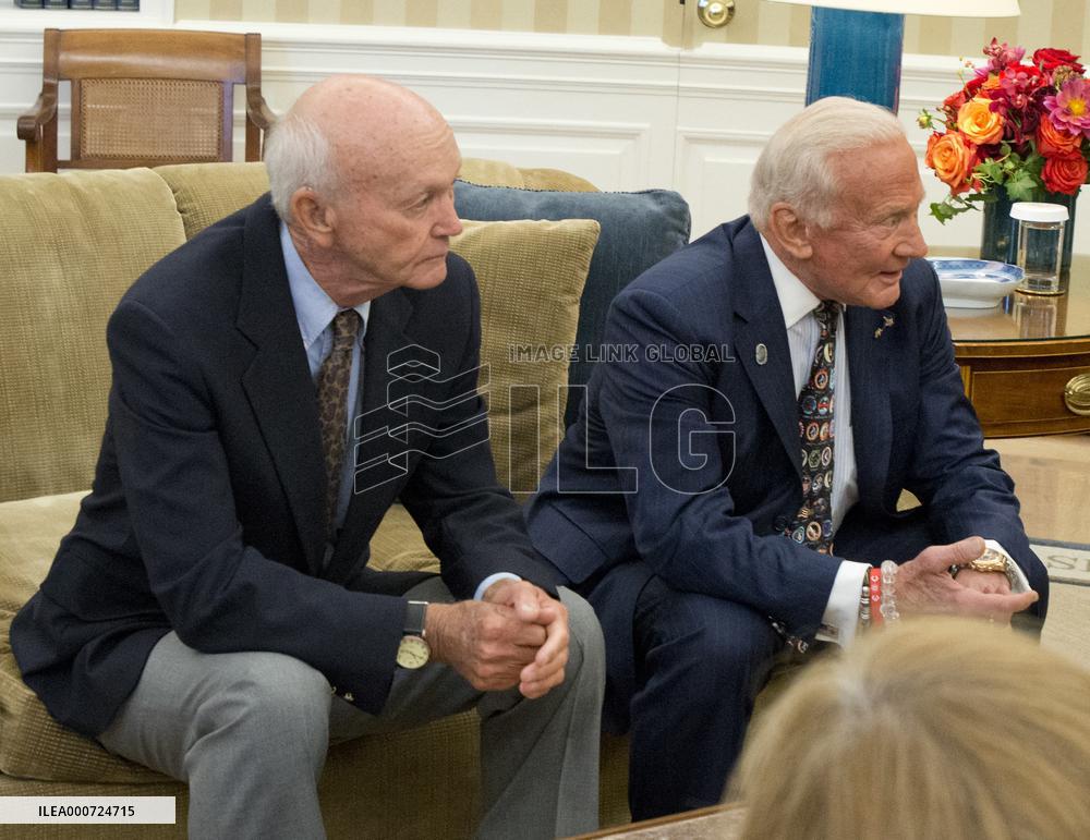 Apollo 11 Astronaut Michael Collins Dead At 90