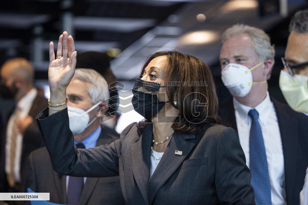 VP Harris visits vaccination site in Baltimore
