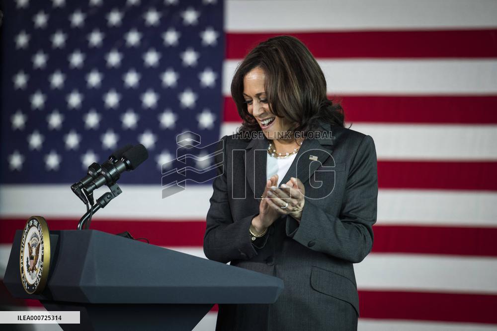 VP Harris visits vaccination site in Baltimore