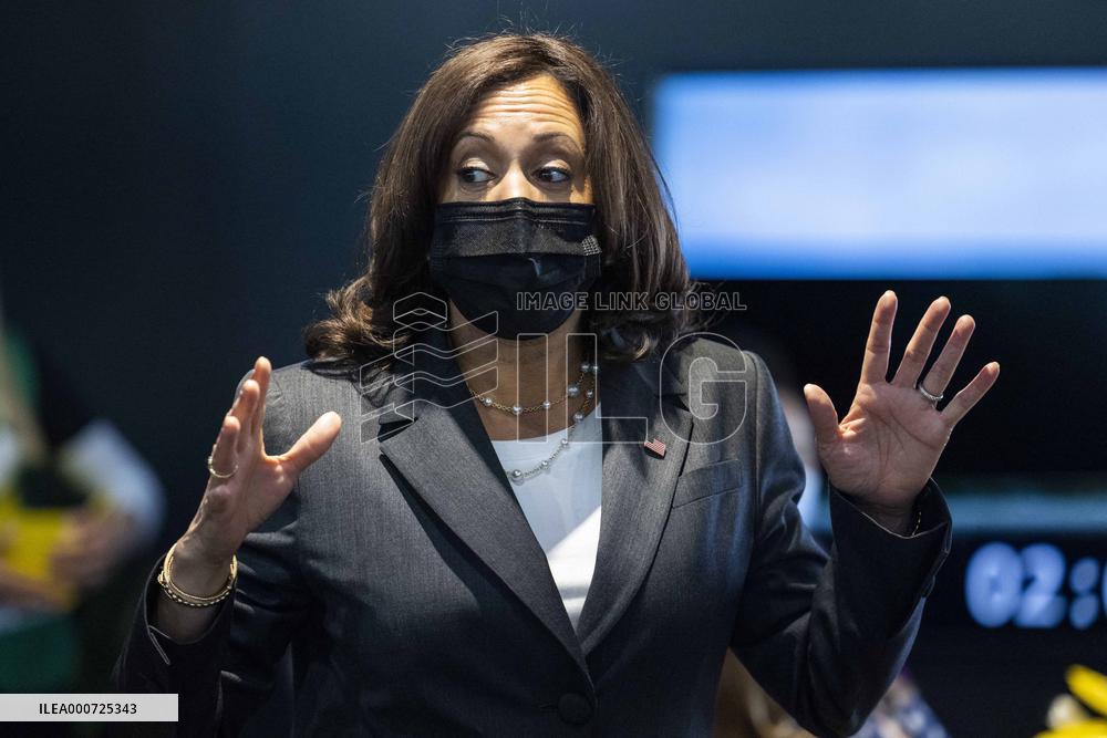 VP Harris visits vaccination site in Baltimore