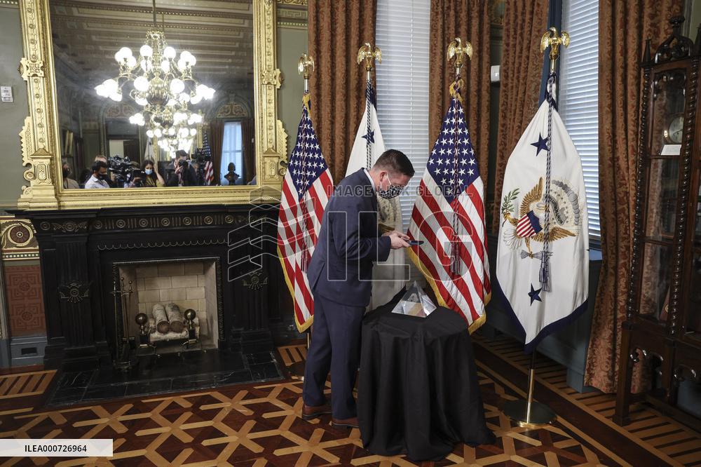 Vice President Harris Swears In Bill Nelson As NASA Administrator