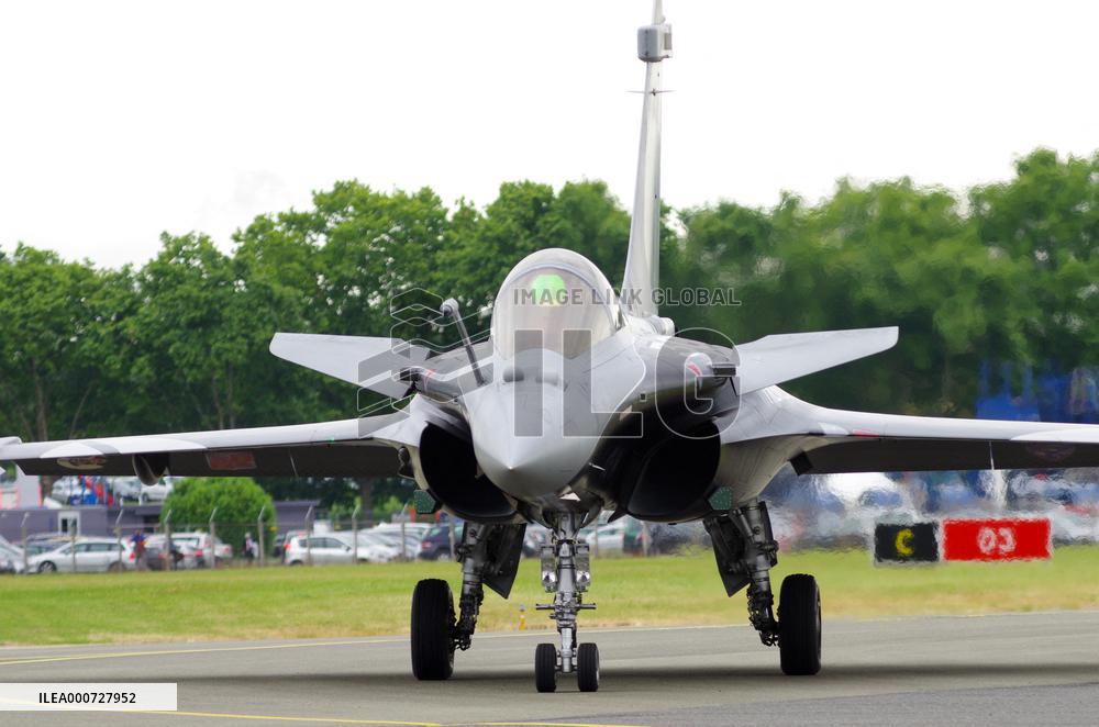 Egypt To Order 30 Rafale From France