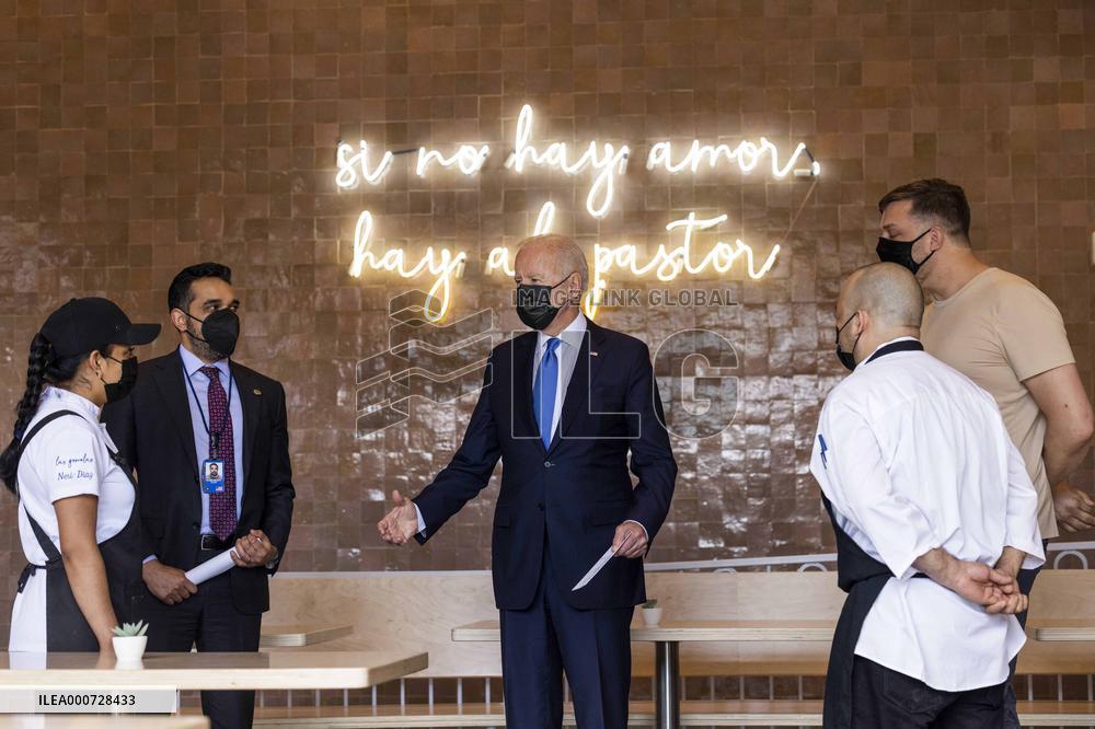 Biden visits restaurant in Washington, DC