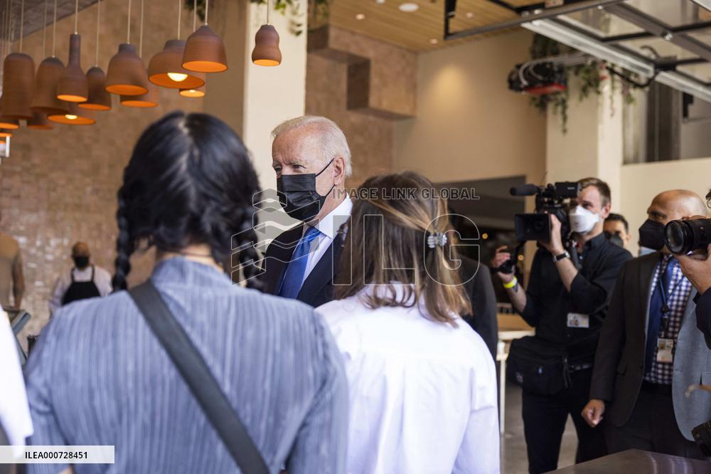 Biden visits restaurant in Washington, DC