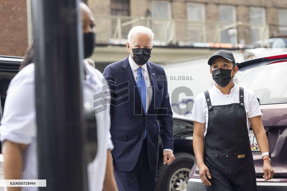 Biden visits restaurant in Washington, DC