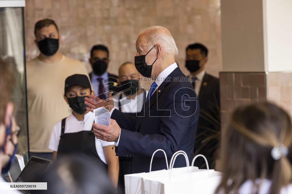 Biden visits restaurant in Washington, DC