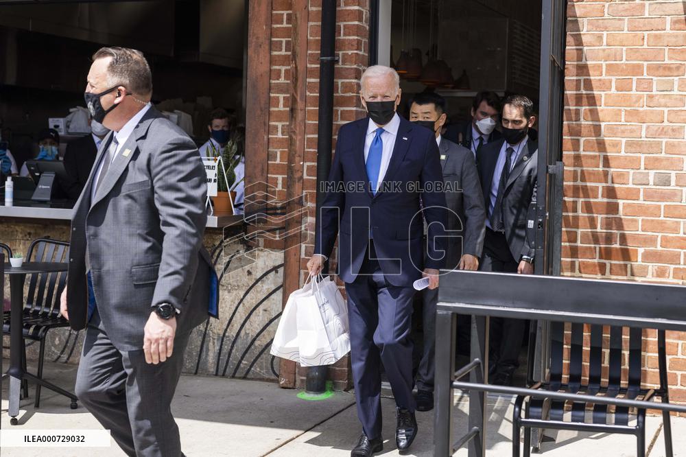 Biden visits restaurant in Washington, DC