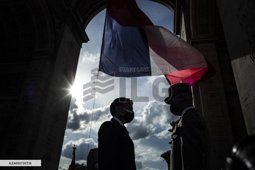 Macron at ceremony for 76th anniversary of WWII victory - Paris