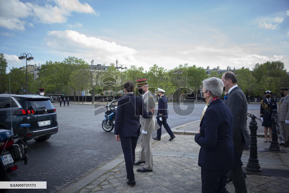 Macron at ceremony for 76th anniversary of WWII victory - Paris