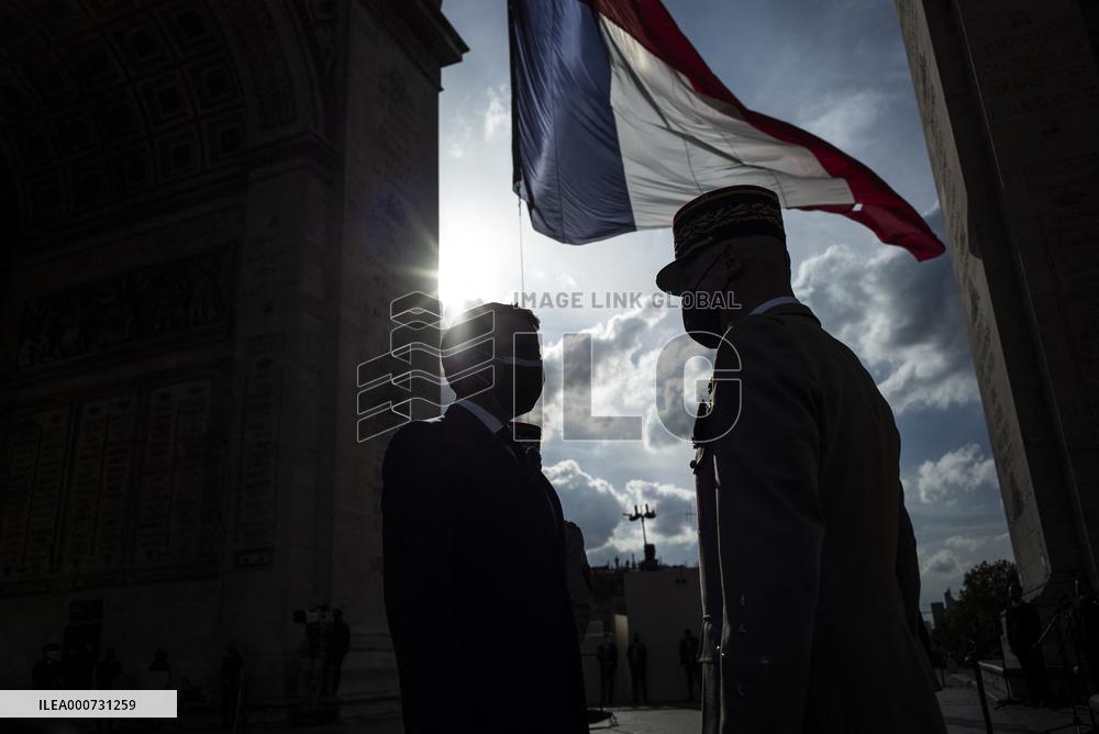 Macron at ceremony for 76th anniversary of WWII victory - Paris