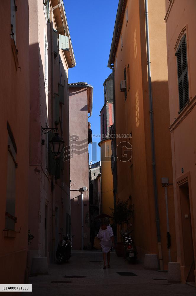 Manufacture Of Tropezian Sandals - Saint-Tropez