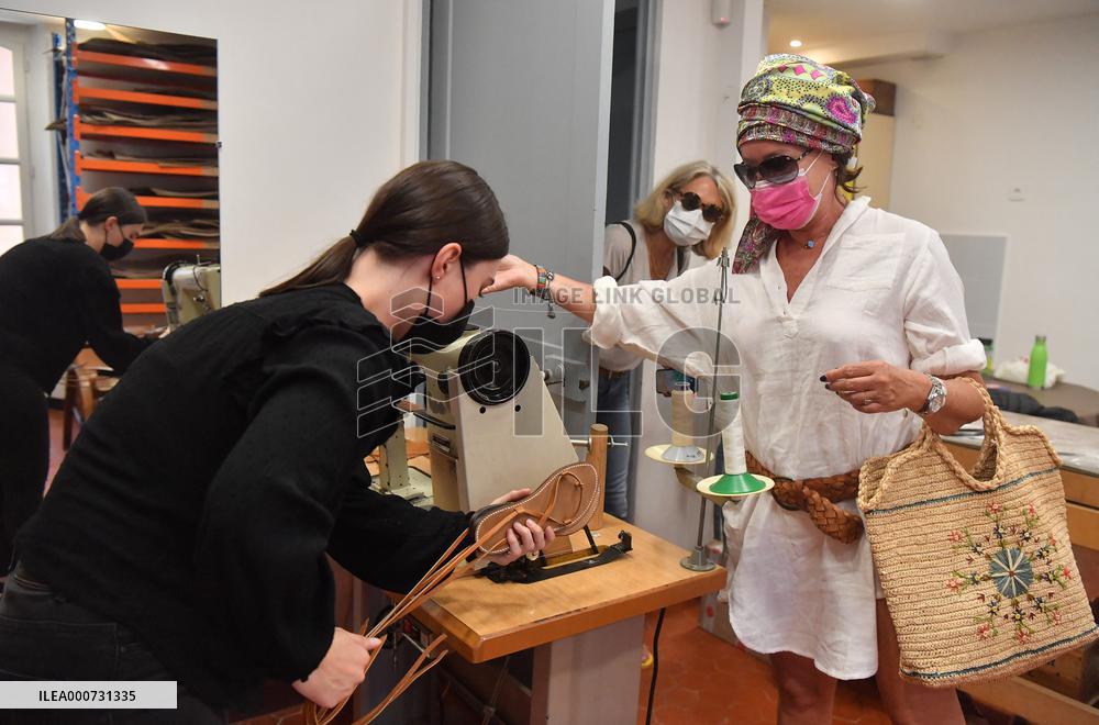 Manufacture Of Tropezian Sandals - Saint-Tropez