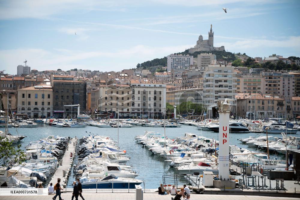 General view of the port of Marseille I - Marseille