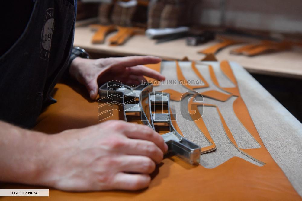 Manufacture Of Tropezian Sandals - Saint-Tropez