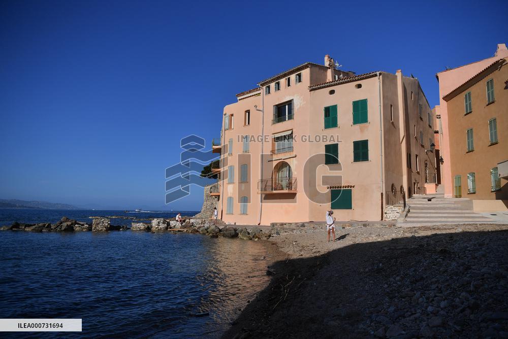 Manufacture Of Tropezian Sandals - Saint-Tropez