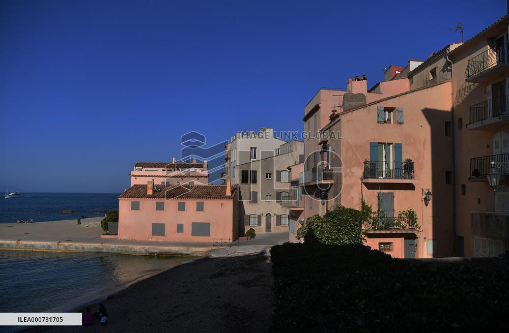 Manufacture Of Tropezian Sandals - Saint-Tropez