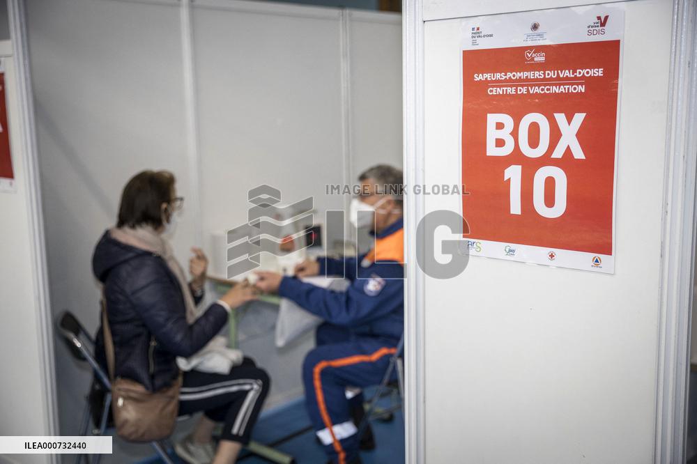 Covid-19 Vaccination Center - Jouy le Moutier