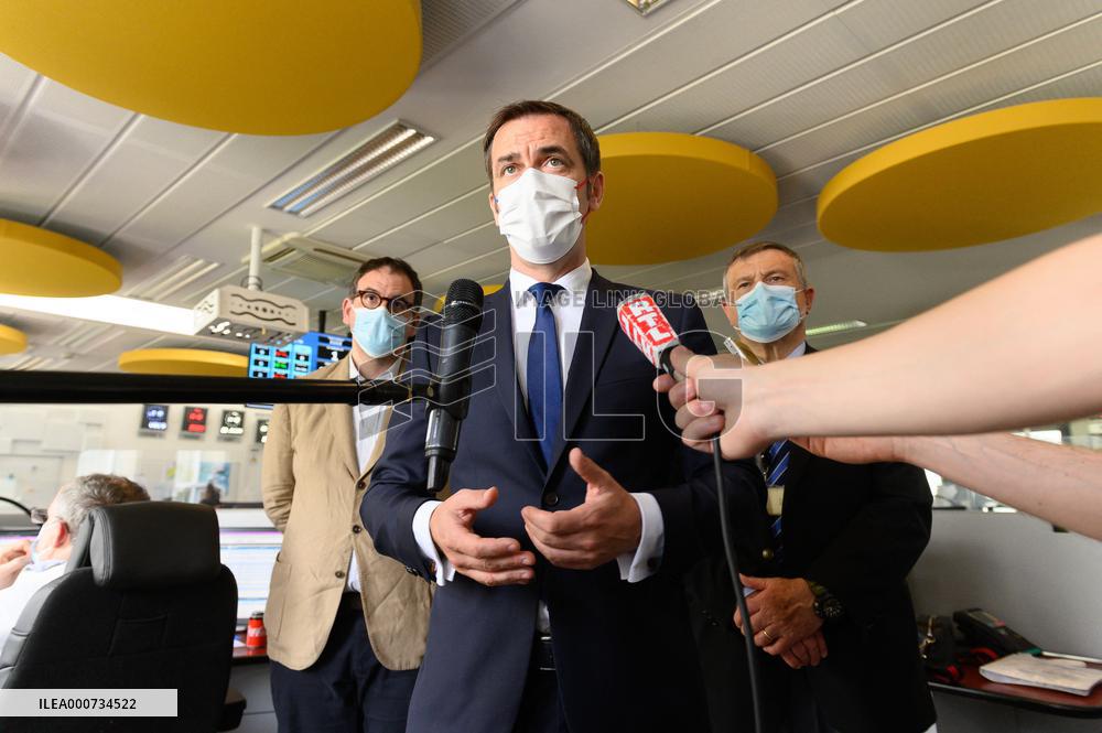 Olivier Veran Visits The Regulation Room Of The SAMU At Necker