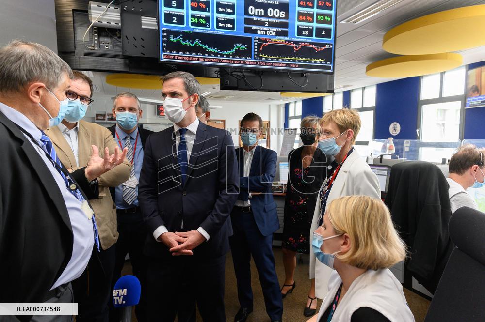 Olivier Veran Visits The Regulation Room Of The SAMU At Necker