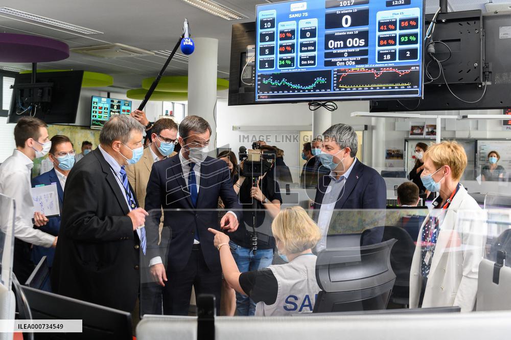 Olivier Veran Visits The Regulation Room Of The SAMU At Necker