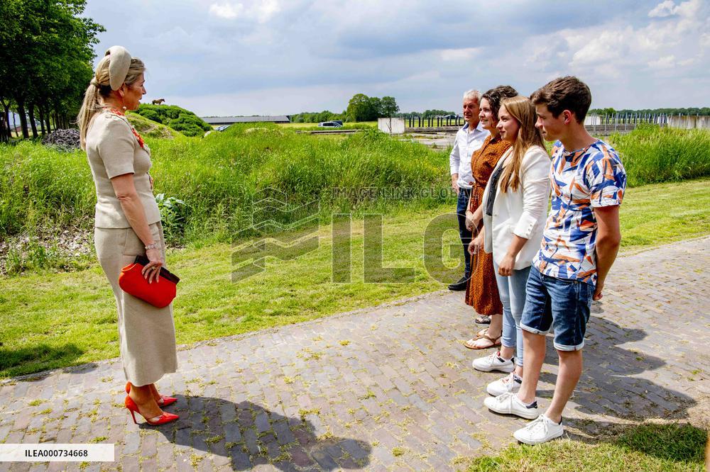 Queen Maxima Paid A Working Visit To A Dairy Farm - Lettele