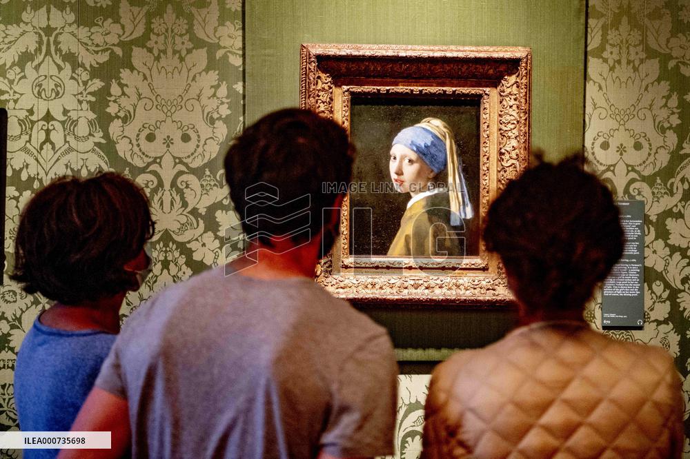 Museums reopen in The Hague