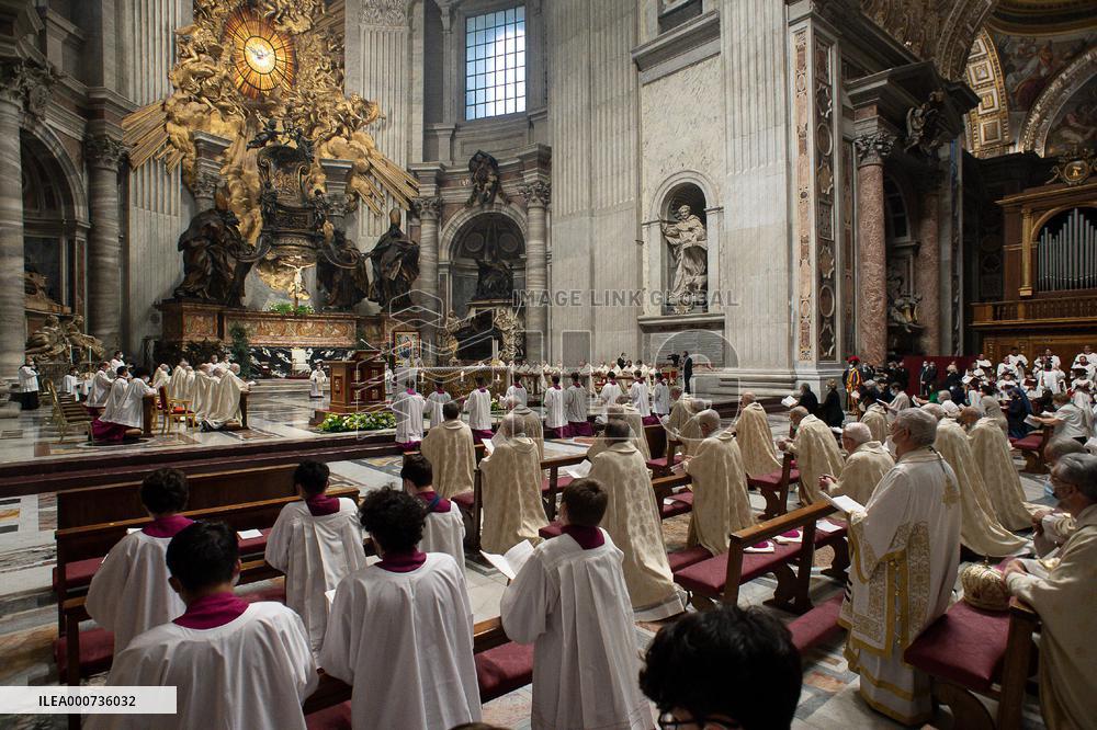 Pope Francis Leads A Holy Mass - Vatican