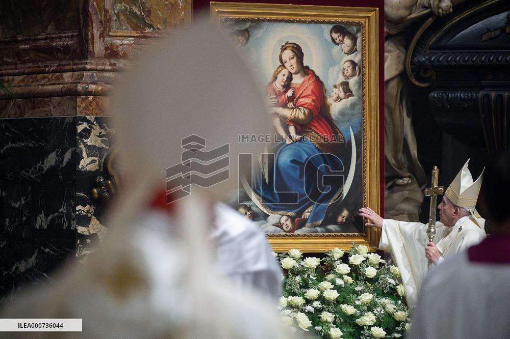 Pope Francis Leads A Holy Mass - Vatican