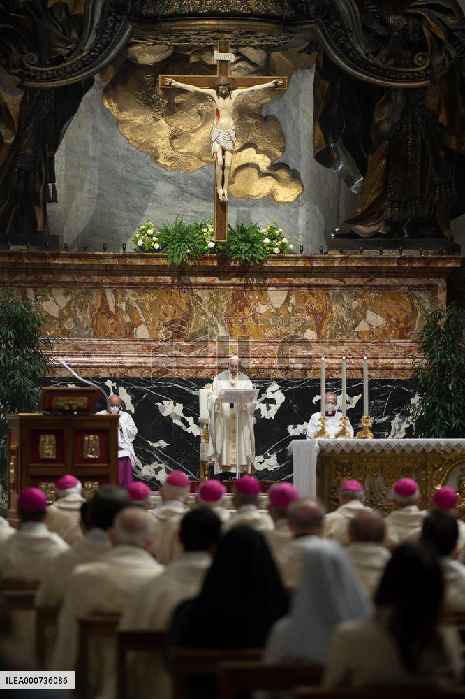 Pope Francis Leads A Holy Mass - Vatican
