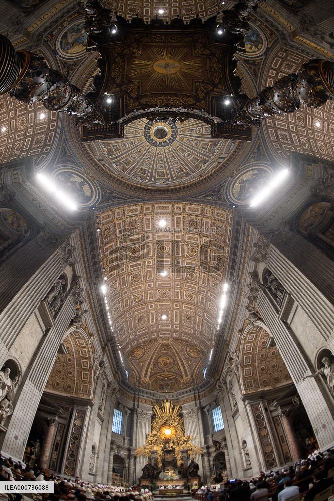 Pope Francis Leads A Holy Mass - Vatican