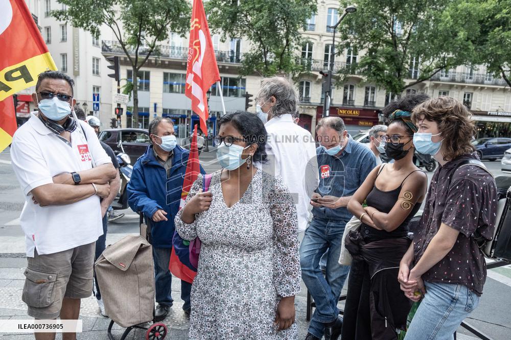 Protest in front of McDonald's restaurant - Paris