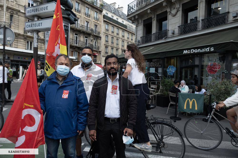 Protest in front of McDonald's restaurant - Paris