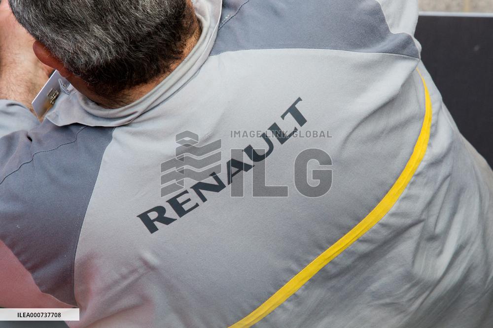 Renault Indicted For Deception In France In Diesel Engine Investigation