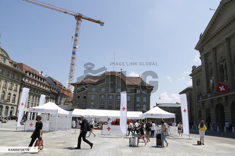 Blood Donation Bus On The Bundesplatz - Bern