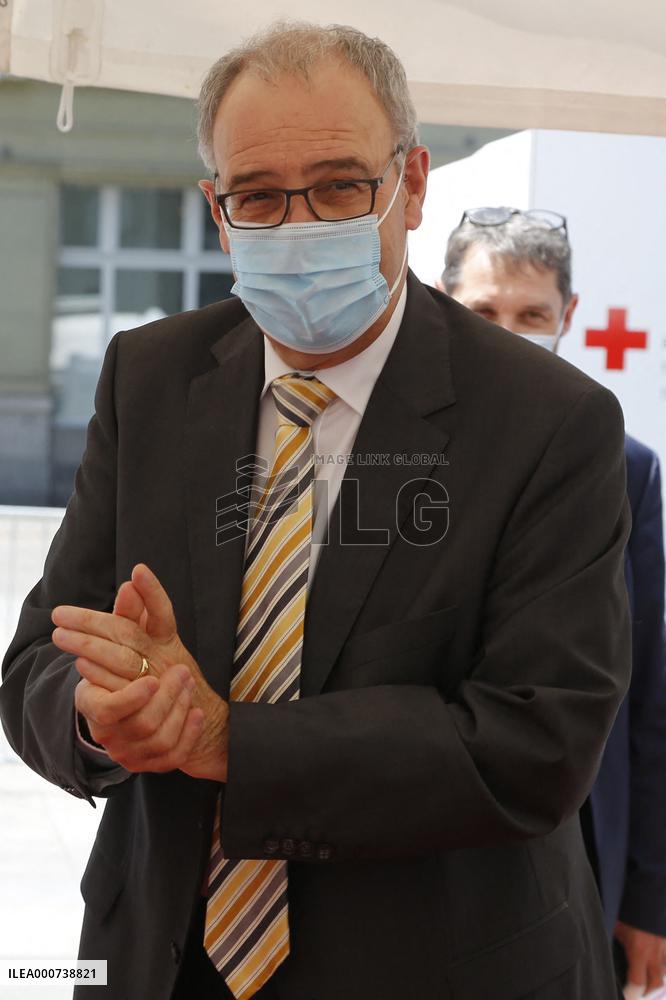 Blood Donation Bus On The Bundesplatz - Bern