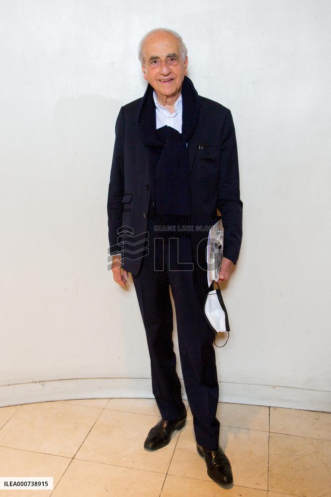 Une Autre Idee Du Monde Documentary Film Premiere Of Bernard Henri Levy