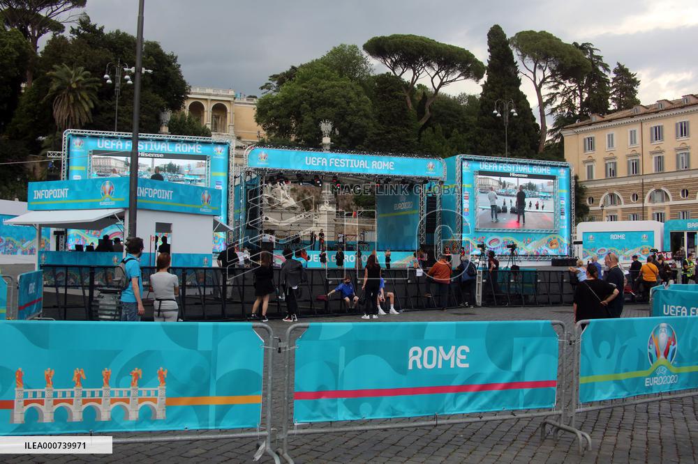 Euro 2020 - Turkey vs Italy - Supporters