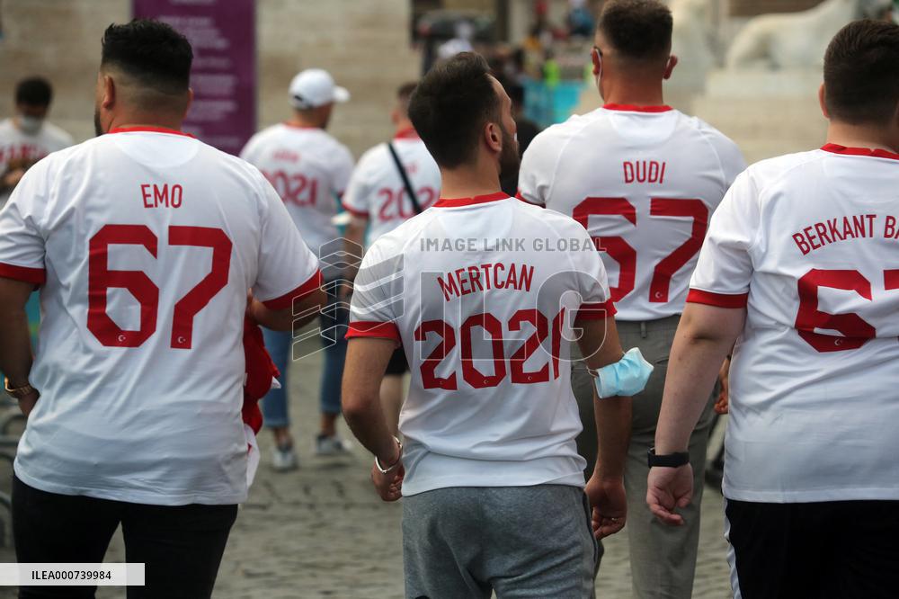 Euro 2020 - Turkey vs Italy - Supporters