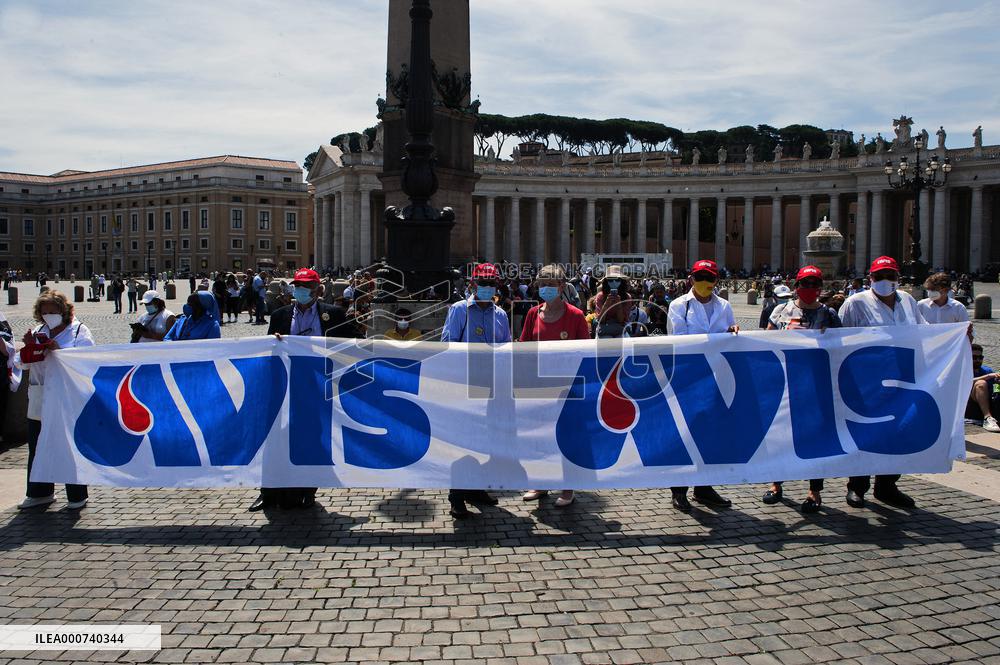Pope Francis During Sunday Angelus Prayer - Vatican