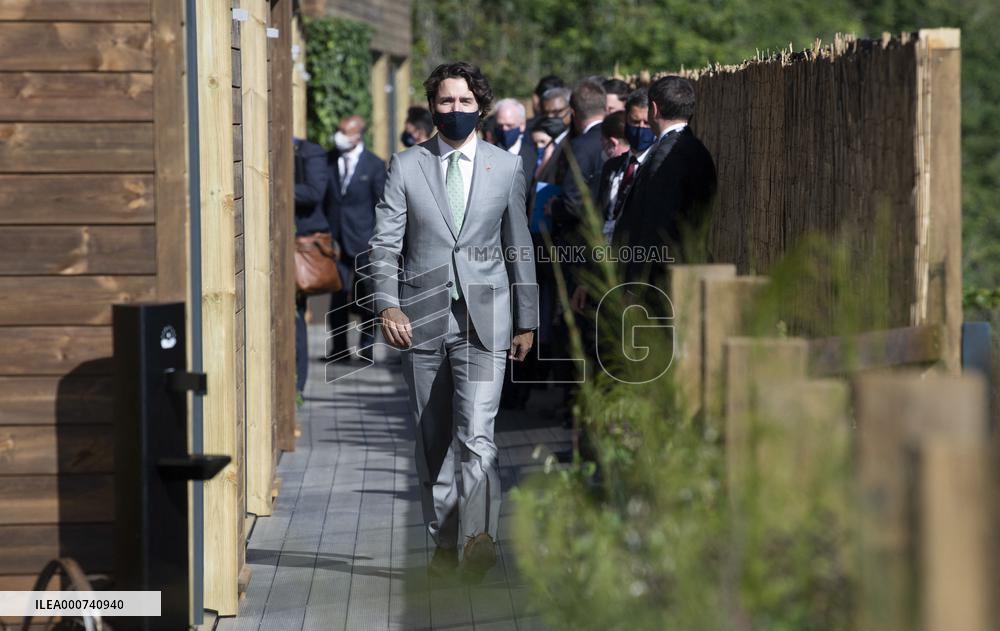 PM Trudeau Meets Japanese PM Suga During G7 Summit - Cornwall