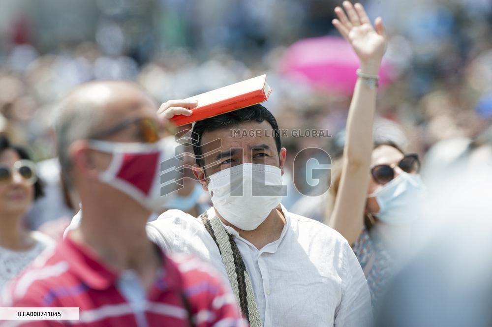Pope Francis During Sunday Angelus Prayer - Vatican