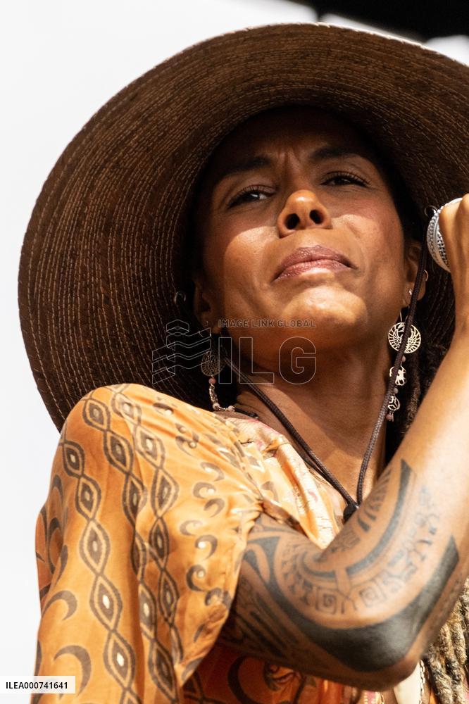 Rio Loco Festival - Ayo in Toulouse