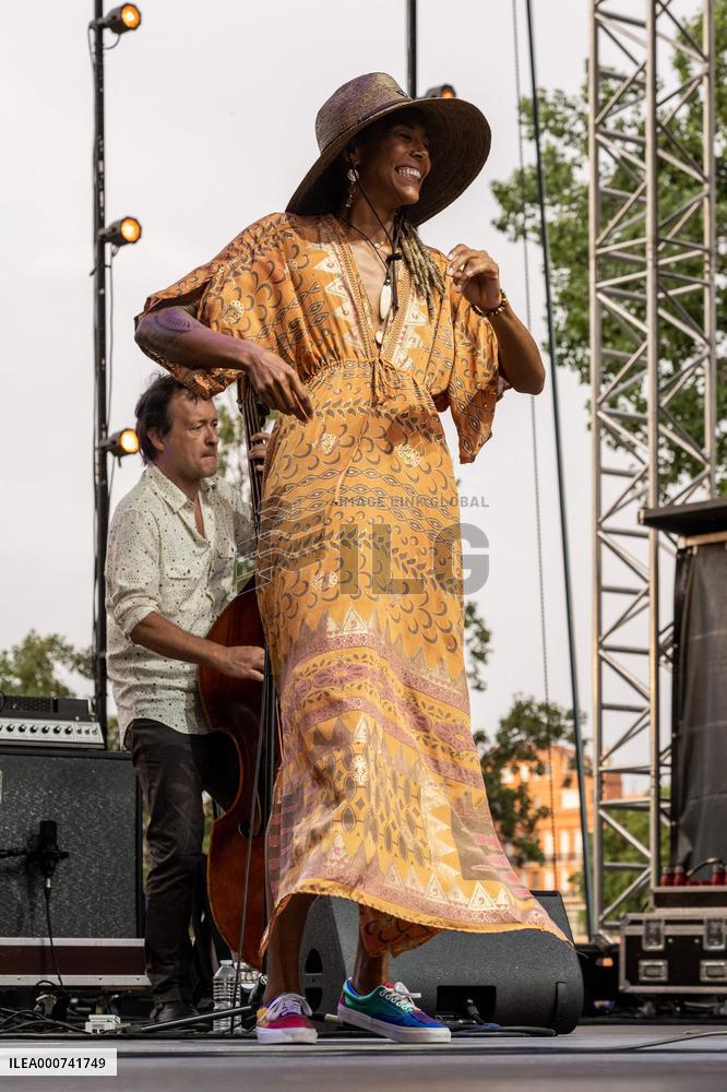 Rio Loco Festival - Ayo in Toulouse